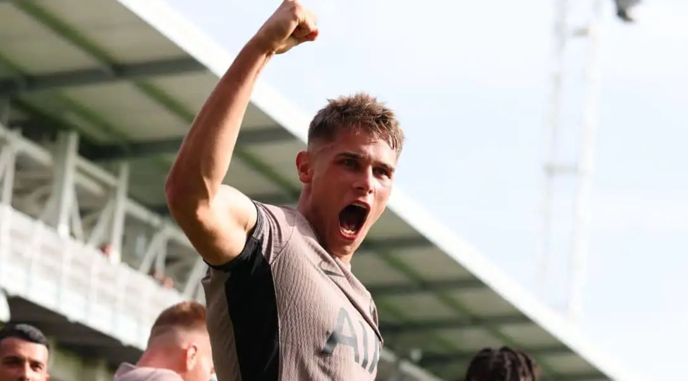 Liverpool Bisa Dapatkan Micky van de Ven dengan Harga Murah Jika The Lilywhites Degradasi