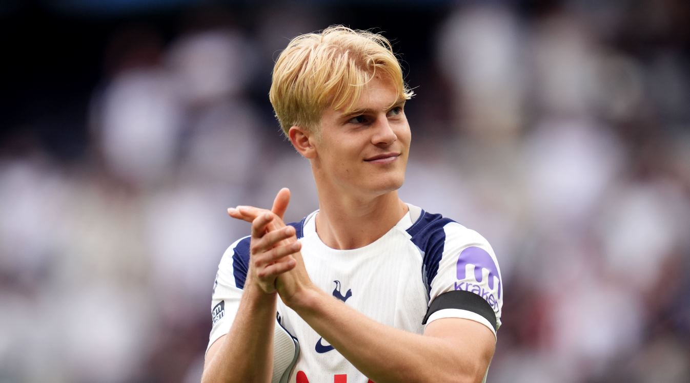 Liverpool dan The Villans Minati Lucas Bergvall, The Magpies Langsung Patok Harga Mahal!