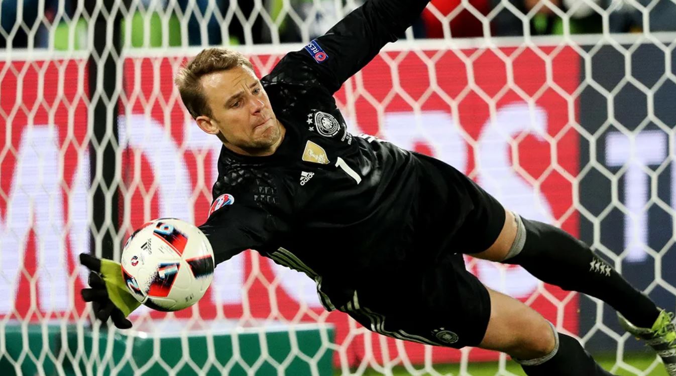 Manuel Neuer Absen Lama, Bayern Terancam Tanpa Kiper Utama Saat Hadapi Si Kuning Hitam