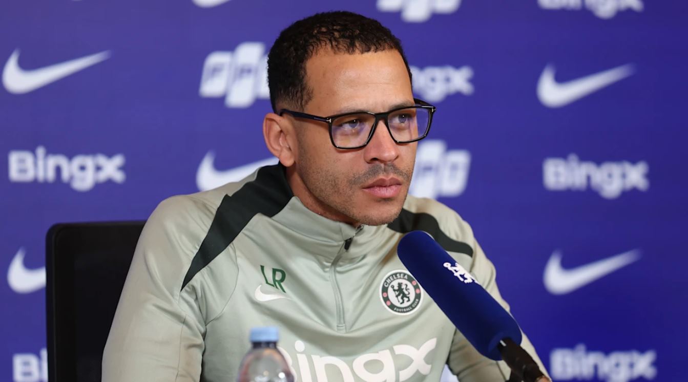 Chelsea Masih Inkonsisten? Rosenior Bantah Tak Ada Perkembangan Sejak Gantikan Maresca