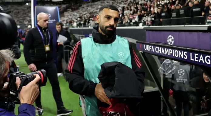 Diparkir di Bangku Cadangan Liverpool, Mohamed Salah Nonton Strategi Gagal Total Arne Slot