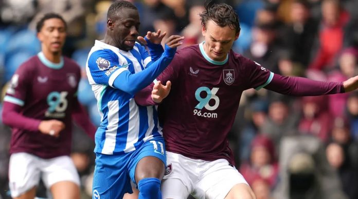 Dua Gol Mats Wieffer Hancurkan Harapan Burnley di Turf Moor